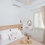 Parathinalos House *